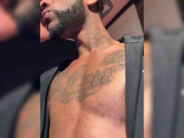 Hugecocklatino