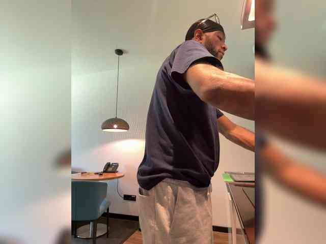 Hugecocklatino