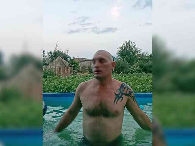 Roman-2211 Sex Cam Show