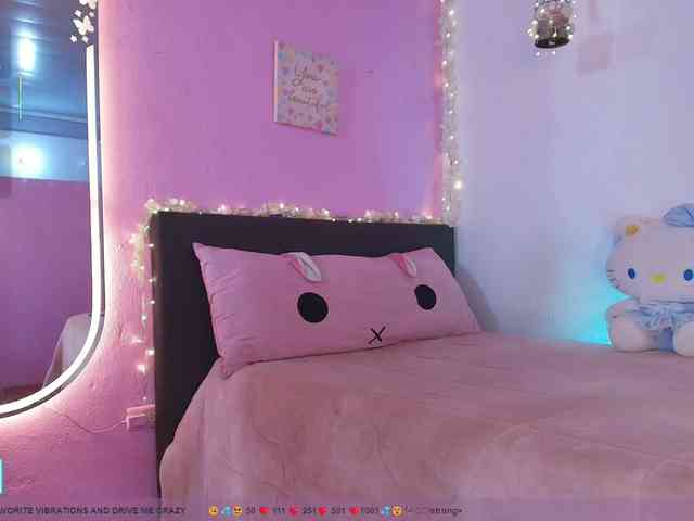 meegan-foxy webcam