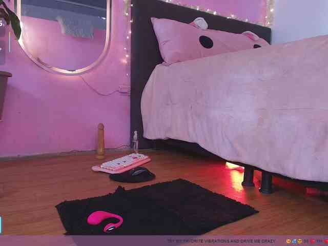 meegan-foxy webcam