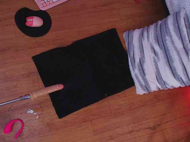 meegan-foxy webcam
