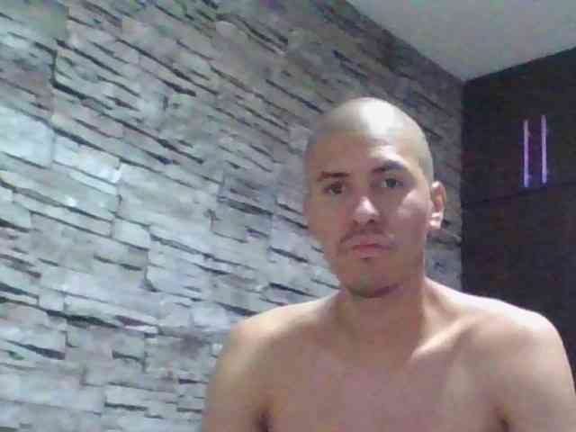 Sexylatin64