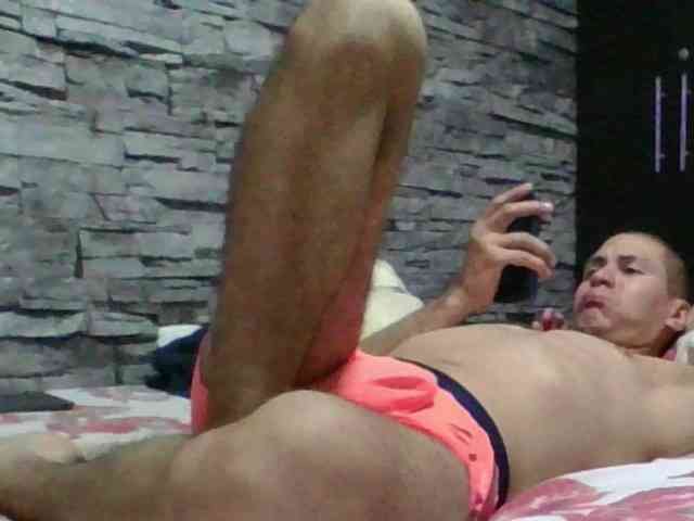 Sexylatin64