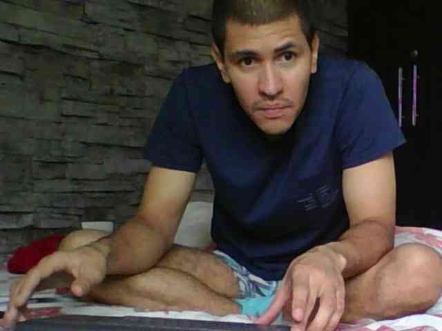 Sexylatin64