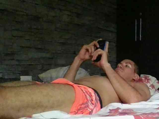Sexylatin64
