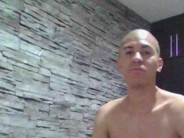 Sexylatin64