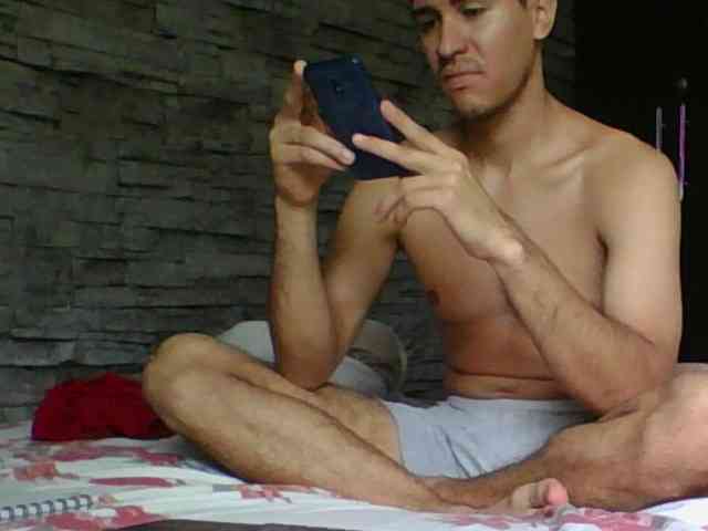Sexylatin64