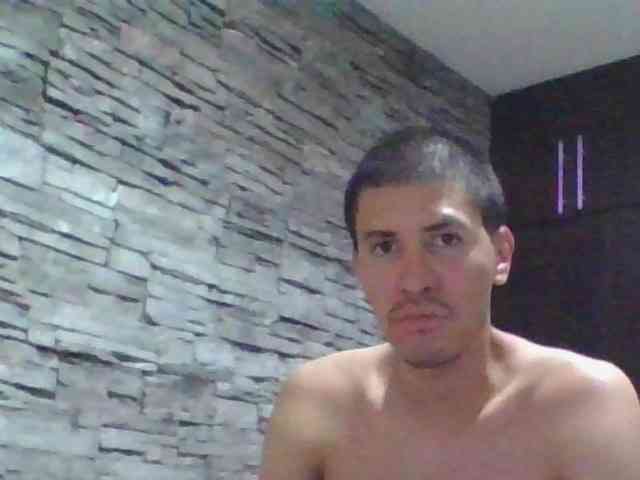 Sexylatin64