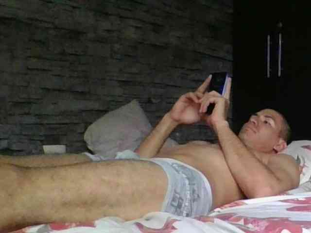 Sexylatin64