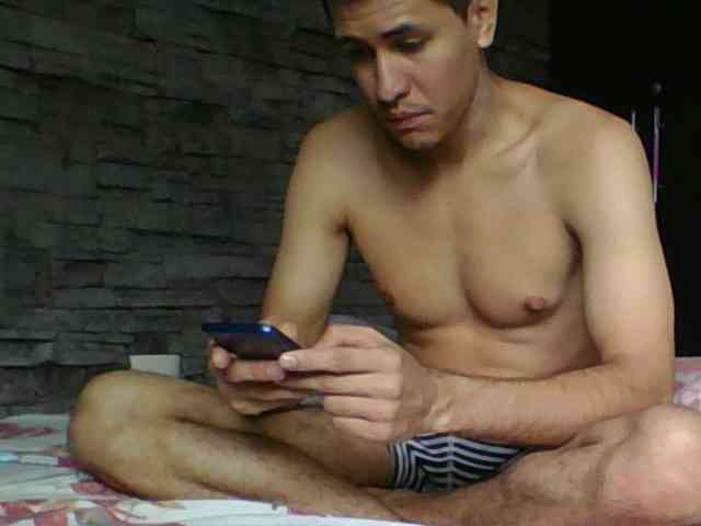 Sexylatin64