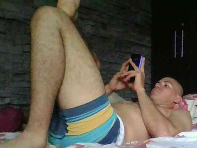 Sexylatin64