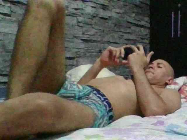 Sexylatin64