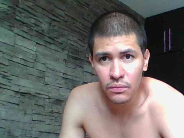 Sexylatin64