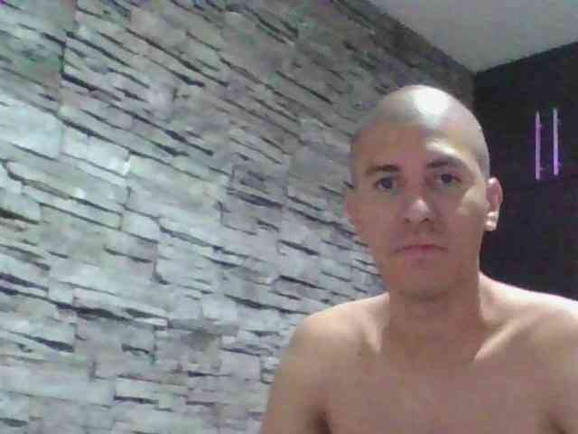 Sexylatin64