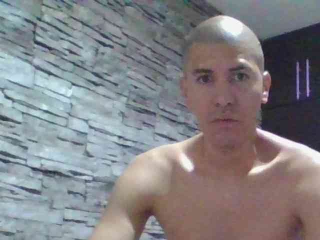 Sexylatin64
