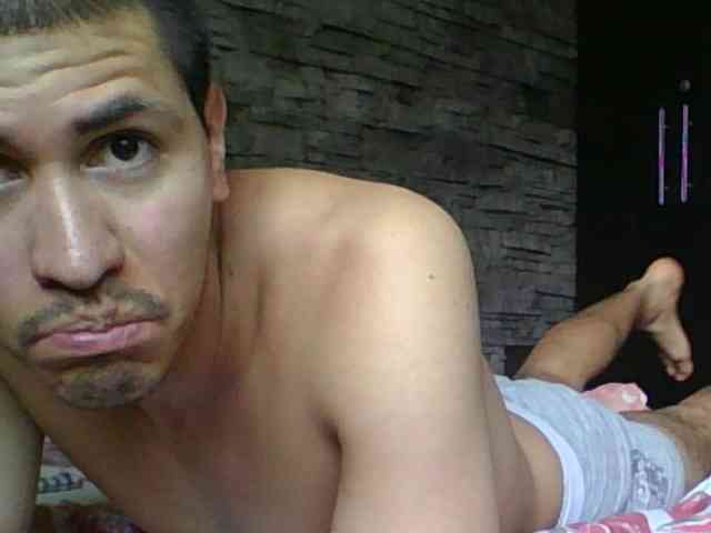 Sexylatin64