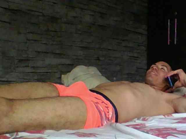 Sexylatin64