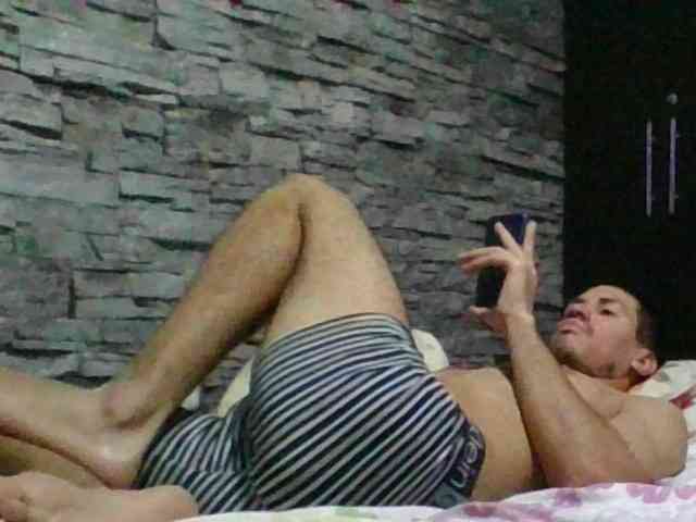Sexylatin64