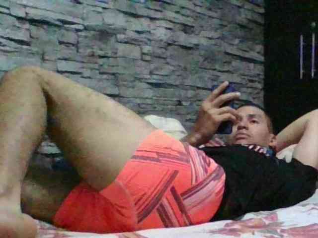 Sexylatin64