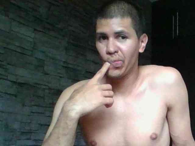 Sexylatin64
