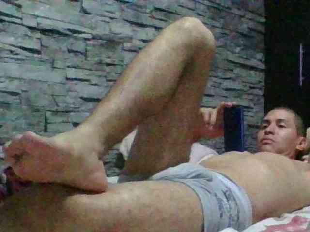 Sexylatin64