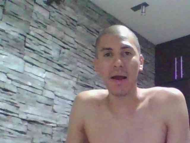 Sexylatin64