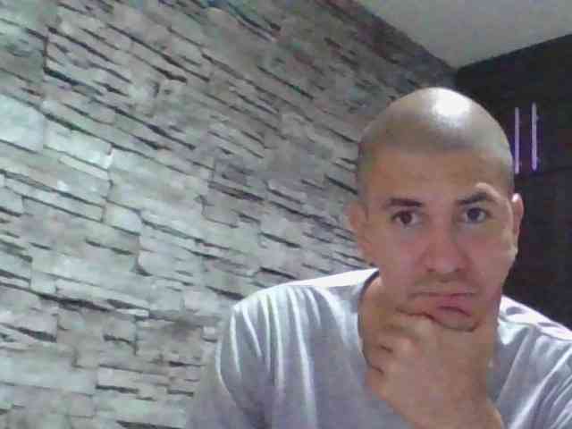 Sexylatin64