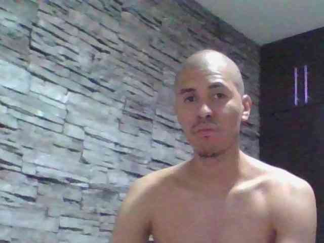 Sexylatin64