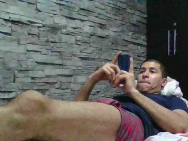 Sexylatin64