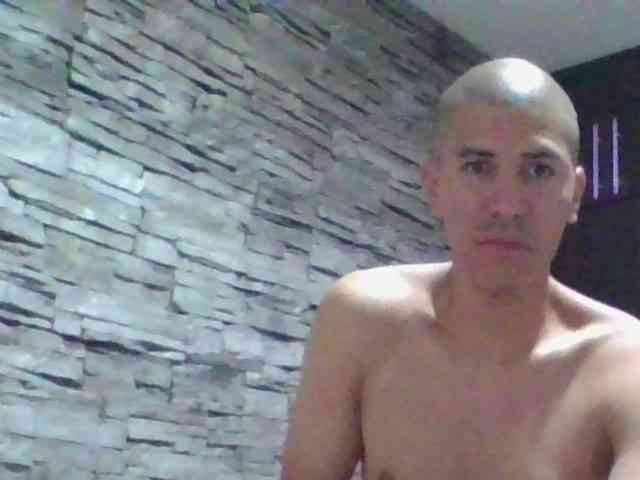 Sexylatin64