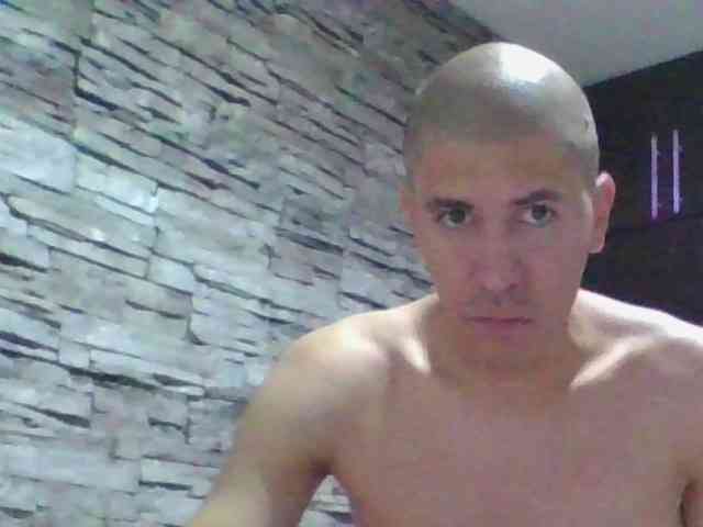 Sexylatin64
