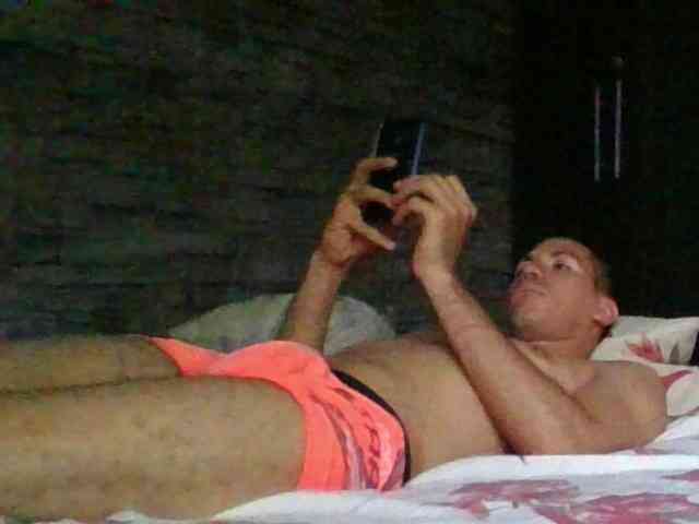 Sexylatin64
