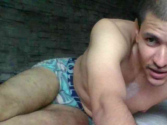 Sexylatin64