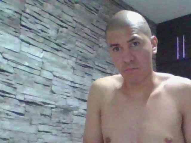 Sexylatin64