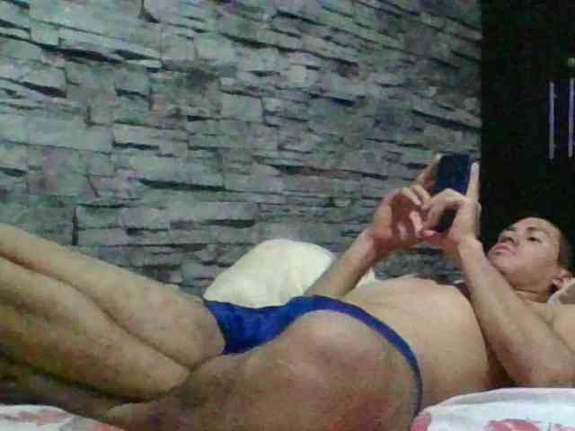 Sexylatin64