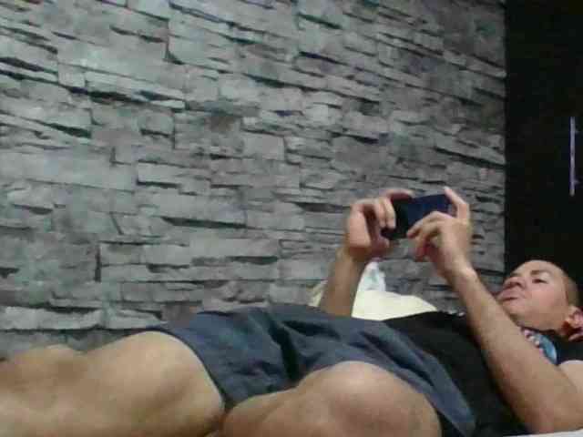 Sexylatin64
