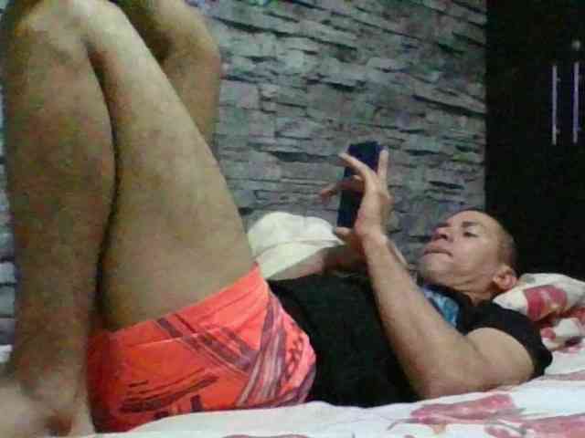 Sexylatin64