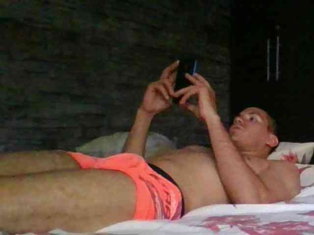 Sexylatin64