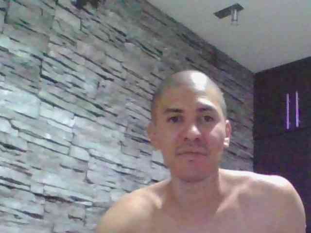 Sexylatin64
