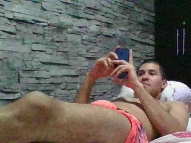 Sexylatin64