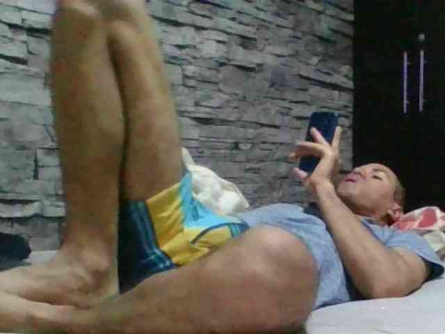Sexylatin64