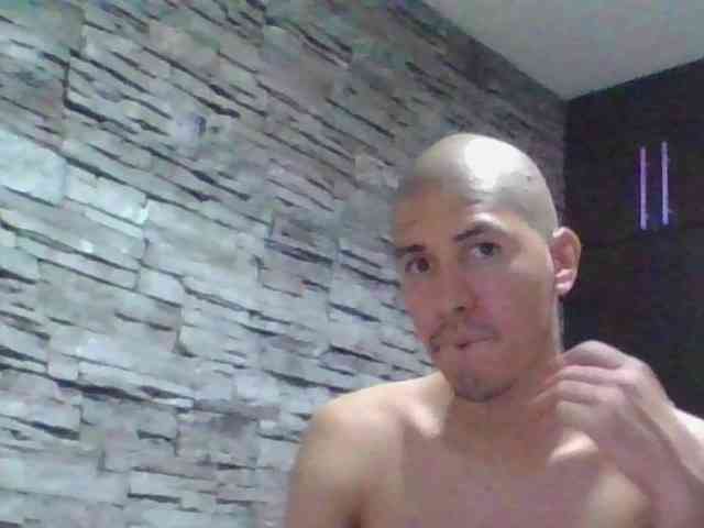 Sexylatin64