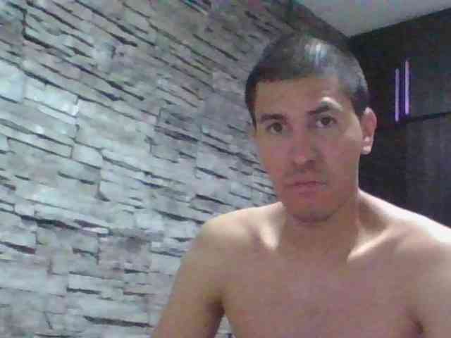 Sexylatin64
