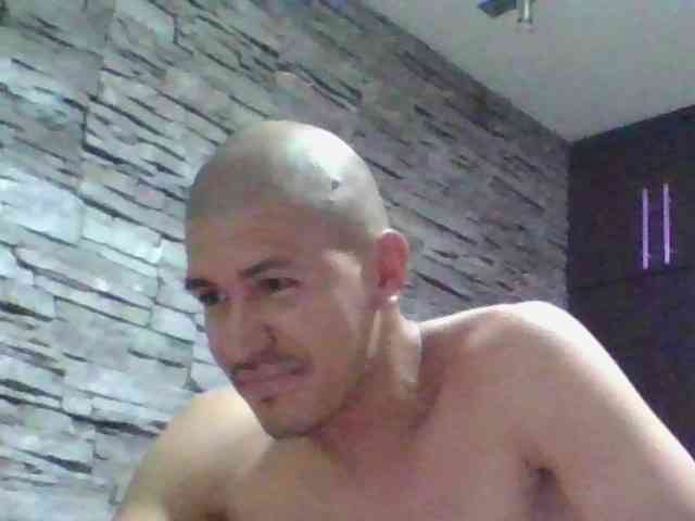 Sexylatin64