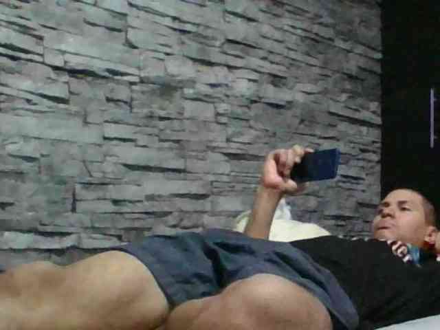 Sexylatin64