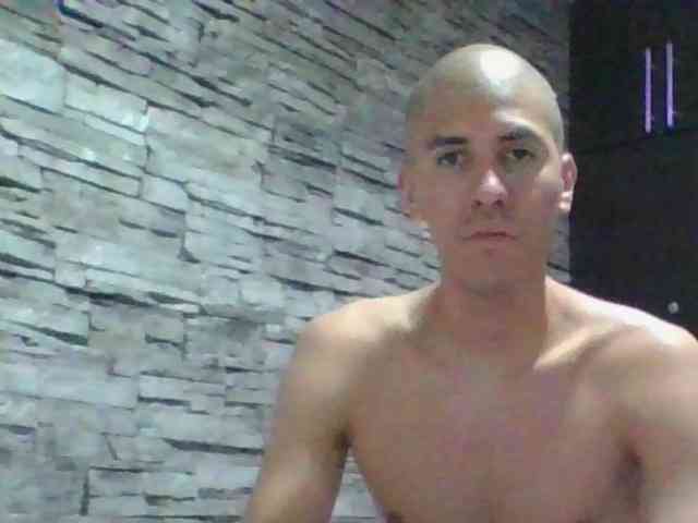 Sexylatin64
