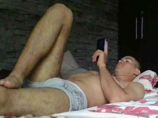 Sexylatin64
