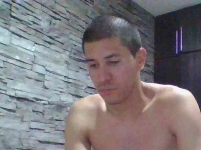 Sexylatin64