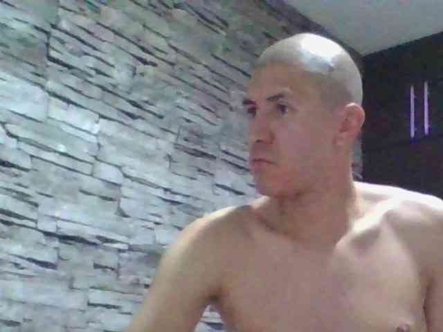 Sexylatin64